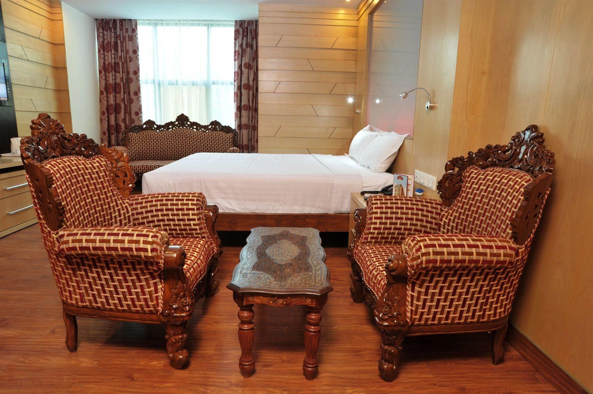 Hotel Emarald, ניו דלהי מראה חיצוני תמונה