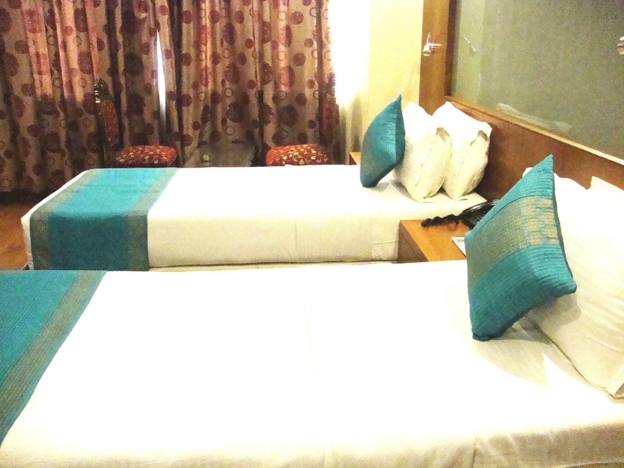 Hotel Emarald, ניו דלהי מראה חיצוני תמונה